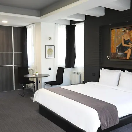 Sienna Aparthotel